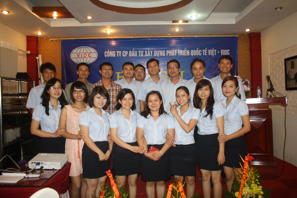 Triển khai SlimCRM cho quốc tê Việt